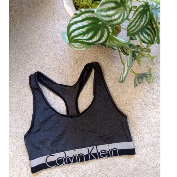 Calvin Klein Other - Calvin Klein Trendy sports bra